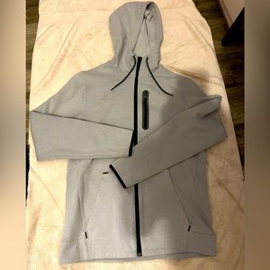 Old navy fleece jacket